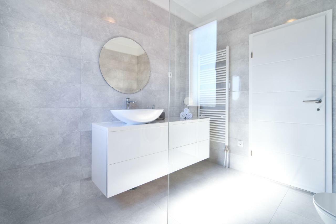 Ražanac Apartman Space מראה חיצוני תמונה