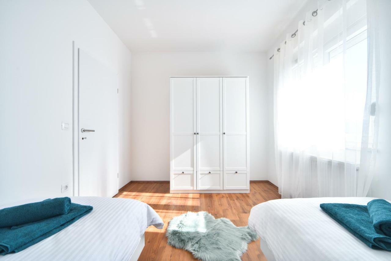 Ražanac Apartman Space מראה חיצוני תמונה