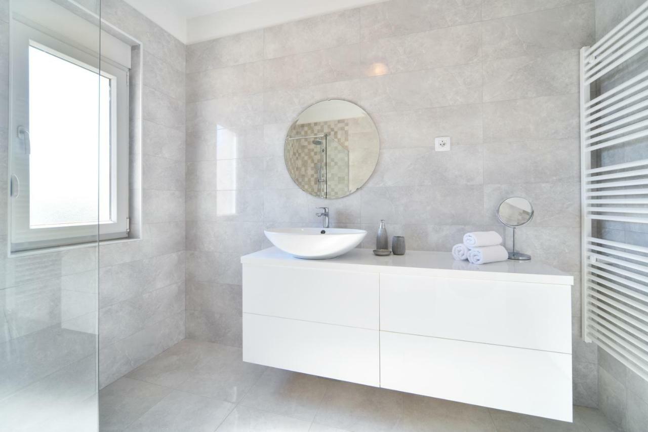 Ražanac Apartman Space מראה חיצוני תמונה