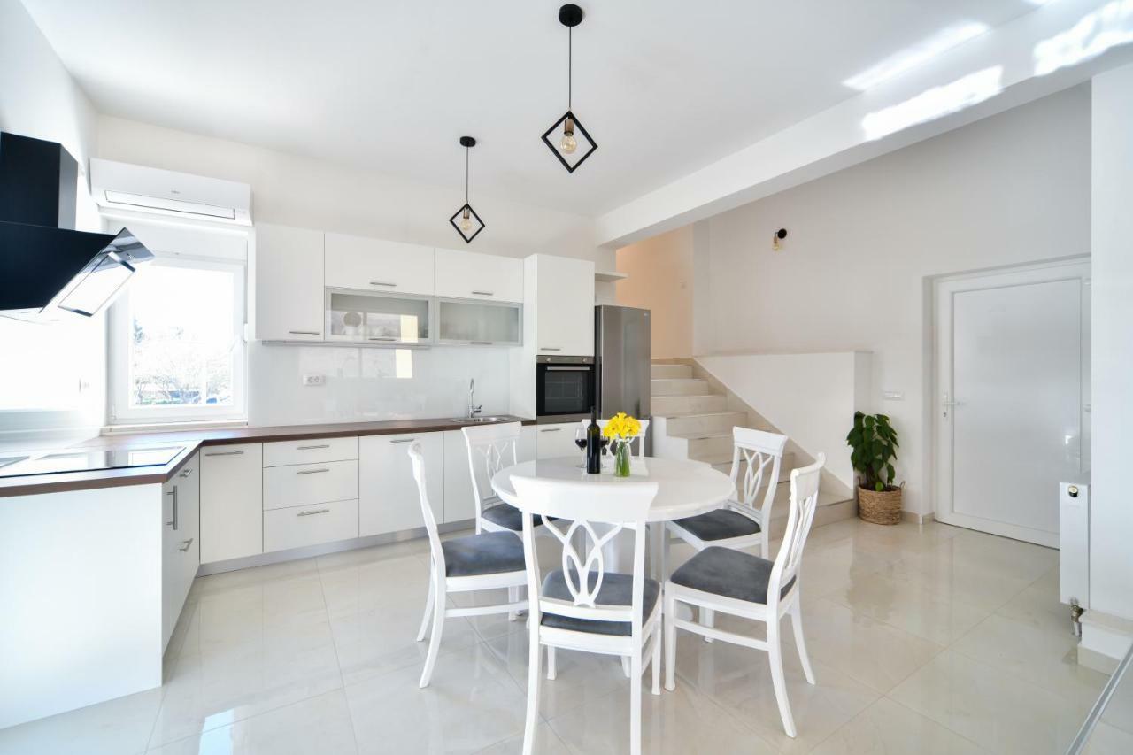 Ražanac Apartman Space מראה חיצוני תמונה