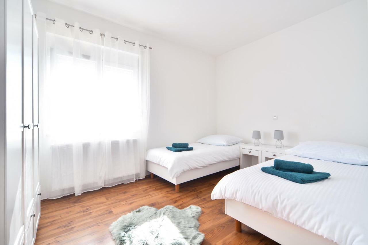 Ražanac Apartman Space מראה חיצוני תמונה