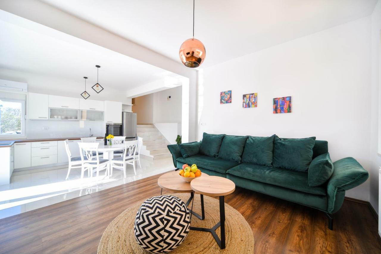 Ražanac Apartman Space מראה חיצוני תמונה